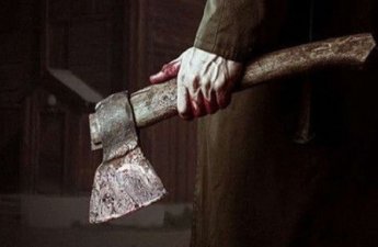 Bakıda kişi arvadını baltaladı