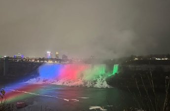 Niaqara şəlaləsi Azərbaycan bayrağının rəngləri ilə işıqlandırıldı - FOTO