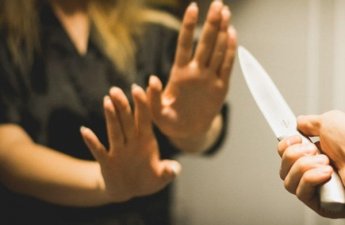 Gəncədə ər arvadını bıçaqladı