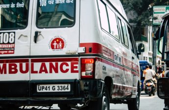 В Дели при взрыве автомобиля 8 человек погибли, 24 пострадали