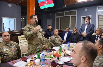 Binəqədi Gənclər şəhərciyində Zəfər Günü münasibətilə bayram süfrəsi açılıb