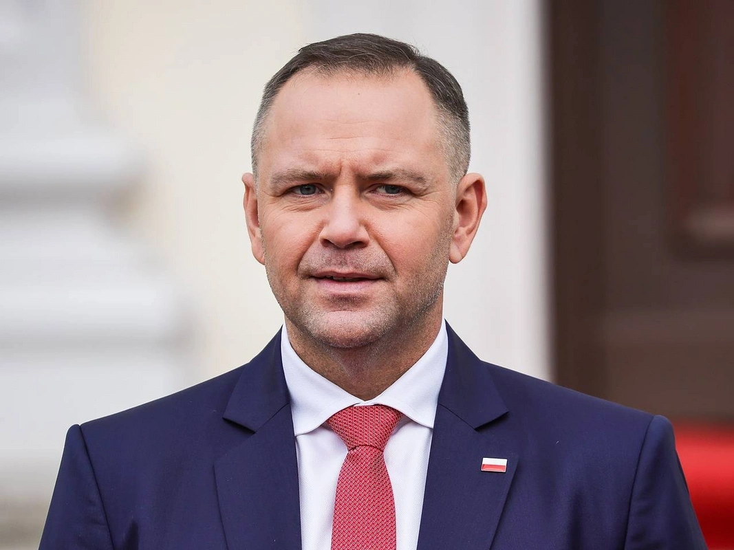 Polşa prezidenti onunla görüşmək istəməyən xüsusi xidmət orqanlarının rəhbərlərindən üzrxahlıq tələb edib