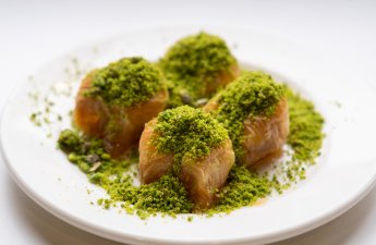 Türkiyənin dünyaya bəxş etdiyi şirin ləzzət – Dünya Paxlava Günü qeyd olunur