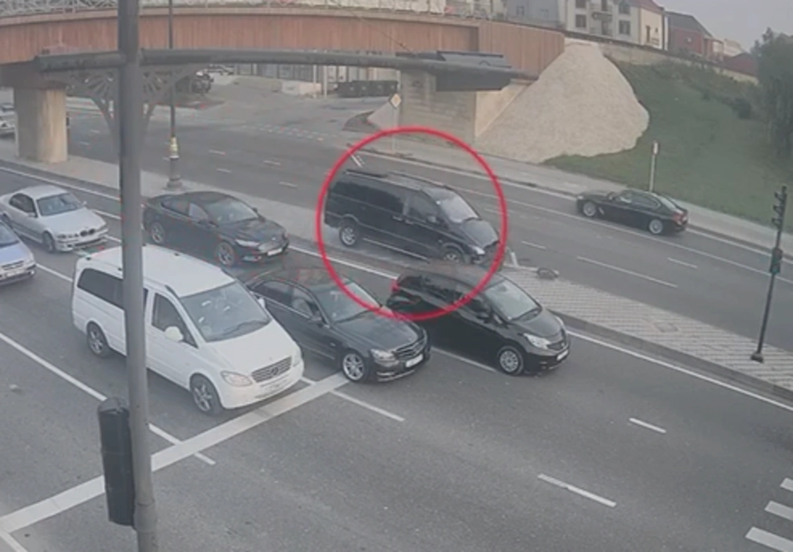 Bakıda sürücü diqqətsizliyi qəzaya səbəb oldu