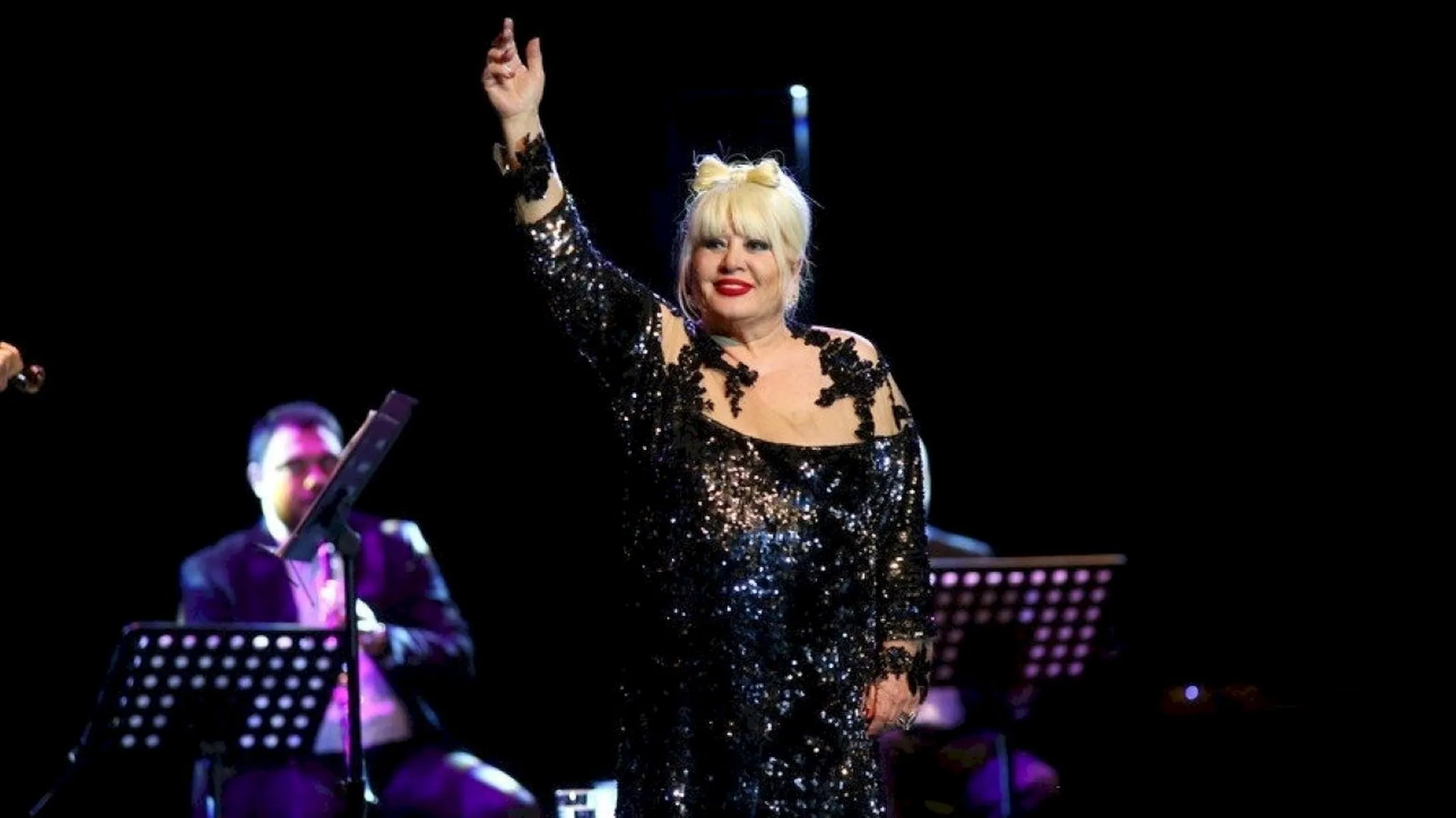 Скончалась известная турецкая певица Муаззез Абаджи