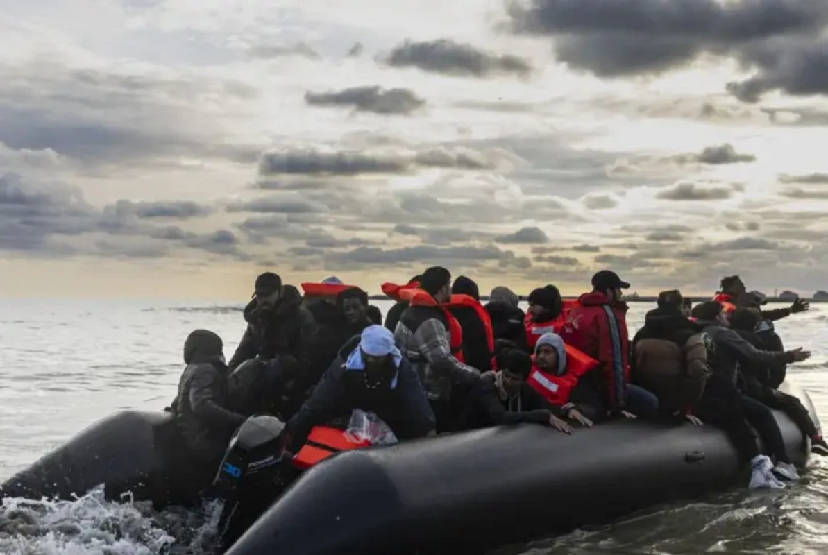 Liviyada gəmi qəzaya uğrayıb: 40-dan çox adam itkin düşüb