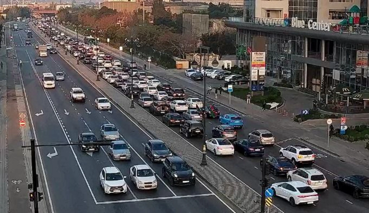 Paytaxtın bu küçələrində sıxlıq var - SİYAHI