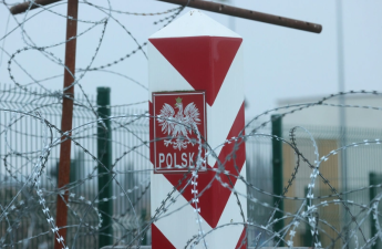 Polşa Belarusla sərhəddə ikinci hasarın inşasına başlayıb