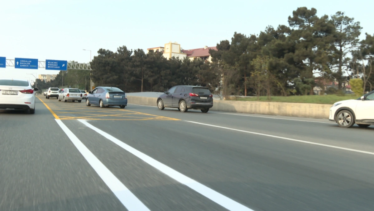 Yeni çəkilən avtobus zolağı yolda daha xaotik vəziyyət yaratdı - Sürücülərdən NARAZILIQ