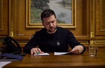 Zelenski korrupsiya qalmaqalı fonunda Fərman imzaladı