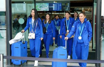 Millimiz vətənə döndü - FOTOLAR