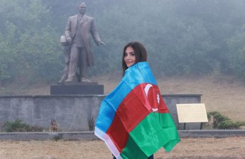 Van Dammın gəlini Şuşadan paylaşım etdi - FOTO