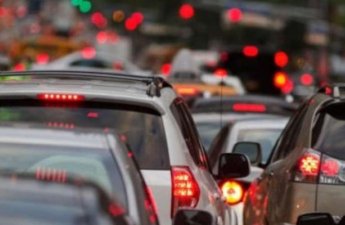 Yeni zolağa görə həftəsonu kilometrlərlə tıxac yarandı - VİDEO