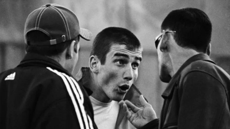 Mehdiabadda kafe sahibi hesab davası elədi, adam bıçaqladı – TƏFƏRRÜAT