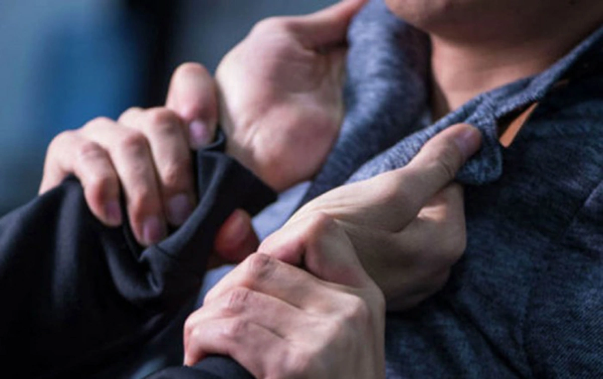 İcra hakimiyyətindəki qəbulda qalmaqal: Vəzifəli şəxs başçının müavininə hücum etdi