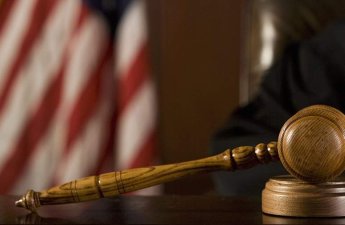 Отсидевший в тюрьме по ошибке американец стал миллионером