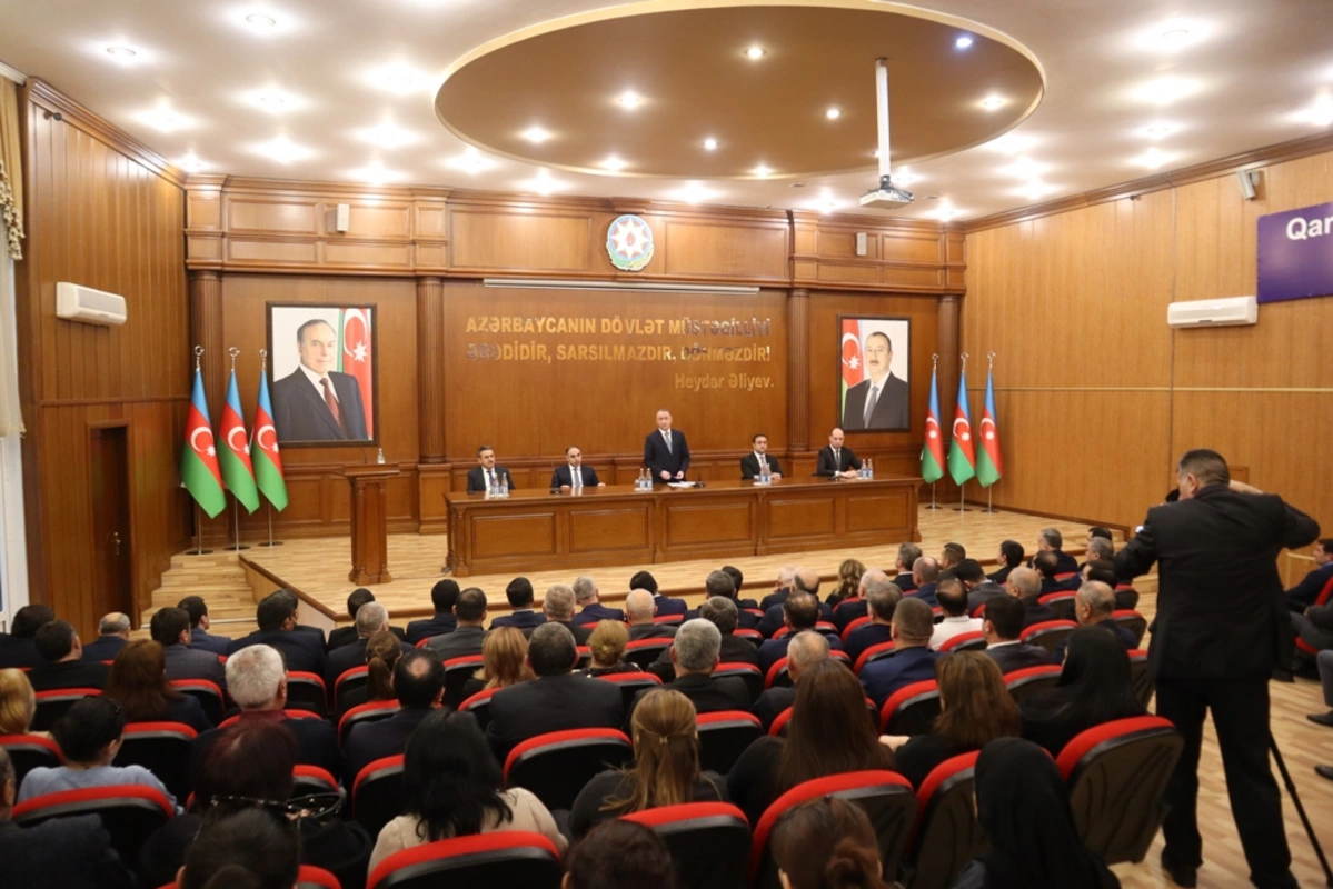 Bakıda qarlı havalarla bağlı müşavirələr keçirildi, tapşırıqlar verildi - FOTO