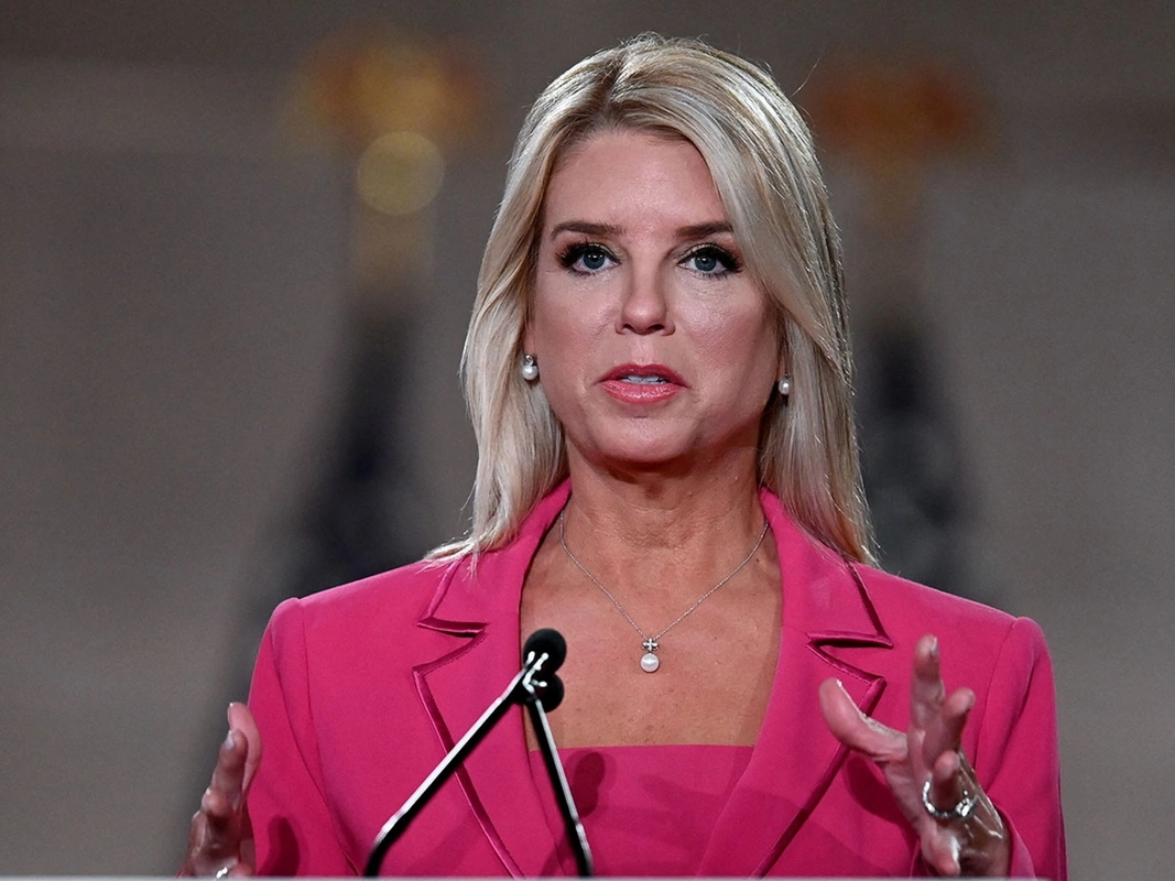 Бонди: Минюст США опубликует документы по делу Эпштейна в течение 30 дней