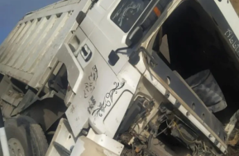 Şamaxıda yük avtomobili dərəyə aşdı - Ölən var