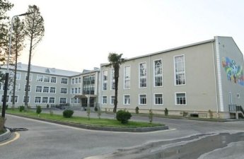 Bir nəfərin 2 məktəbdə direktor olması qalmaqalı... - Rəsmi