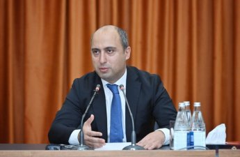 Emin Əmrullayev: 