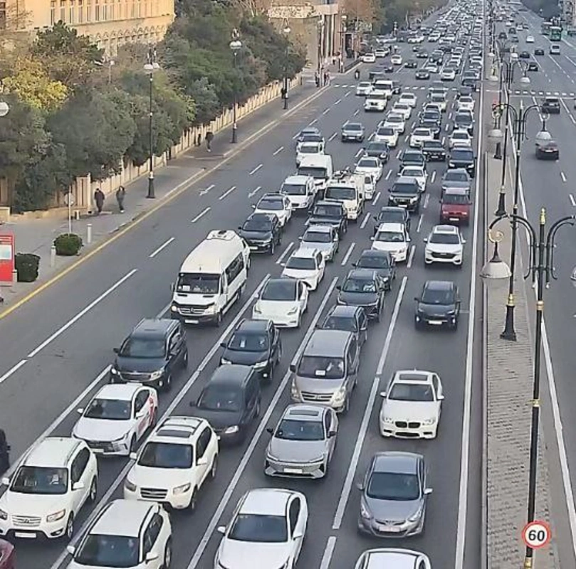 Paytaxtın bu küçələrində sıxlıq var - SİYAHI