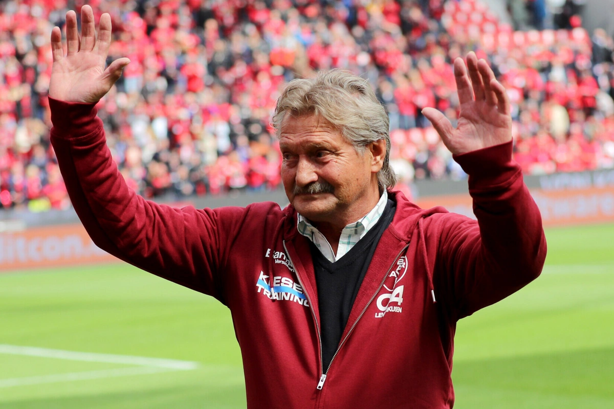 Futbol üzrə almaniyalı keçmiş dünya çempionu öldü