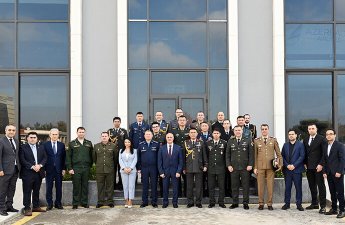 Hərbi attaşelər Milli Aviasiya Akademiyasını ziyarət ediblər - FOTO