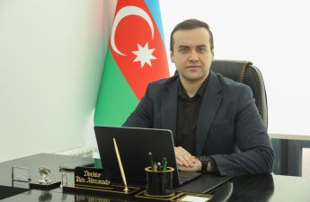 İşdə aparılan ixtisar zamanı kimlərə üstünlük verilir və bu üstünlük hansı şərtlərlə tətbiq olunur?