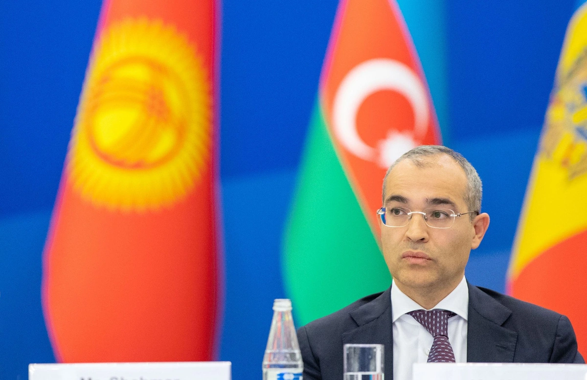 Mikayıl Cabbarov İslam Həmrəyliyi oyunlarında uğur qazanan güləşçiləri təbrik edib