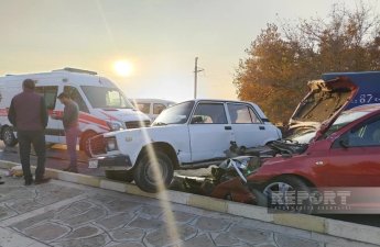 Babək rayonunda yol qəzası baş verdi - Ana və üç övladı xəsarət aldı