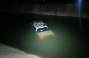 Tovuzda avtomobil su kanalına düşüb -VİDEO