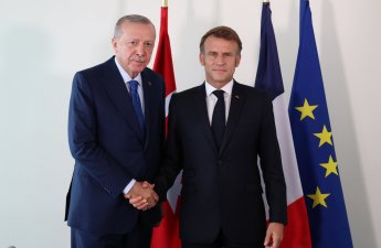 Ərdoğan Makronla görüşüb