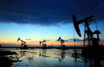 На мировых рынках нефть подешевела