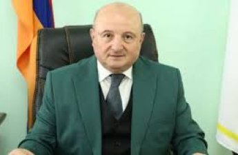 Гукасян подал в суд на правительство и вице-спикера парламента Армении