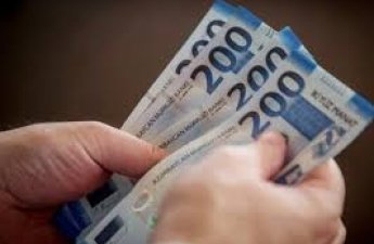 Azərbaycanda dövlət qulluqçuları 2 min manatadək orta aylıq əməkhaqqı alır