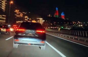 Bakıda nömrəsiz avtomobil idarə edən qazi saxlanılıb