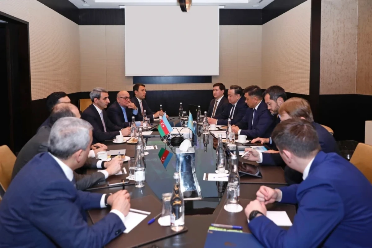 Azərbaycan və Qazaxıstan dəmir yolu sahəsində əməkdaşlığı genişləndirir