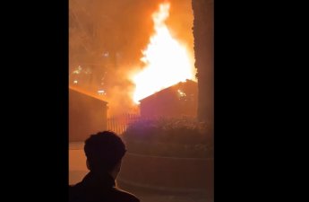 Пожар на ярмарке в центре Баку-ВИДЕО