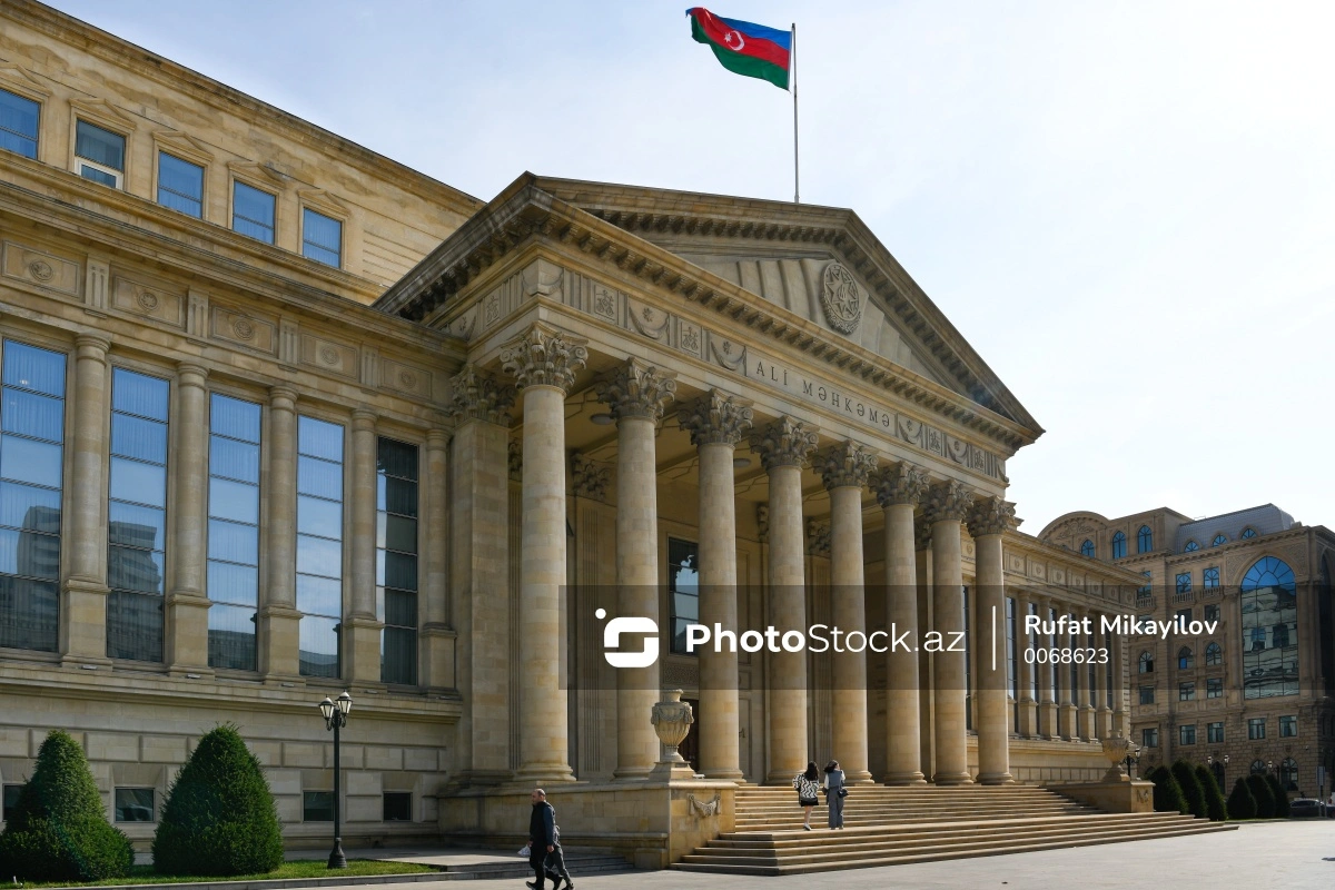 Верховный суд Азербайджана прекратил деятельность судьи