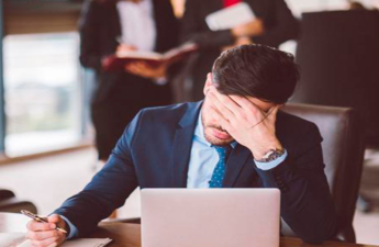 Eyni anda iki işdə çalışmaq qanunla mümkündür? - Açıqlama