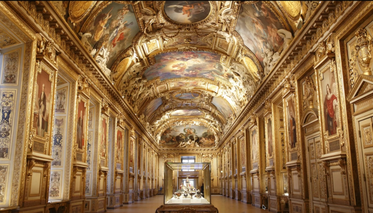 KİV: Luvr muzeyinin rəhbərliyi 18 il əvvəl qarət təhlükəsi barədə xəbərdarlıq edilib