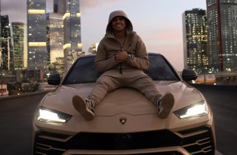 Азербайджанского блогера избили в прямом эфире