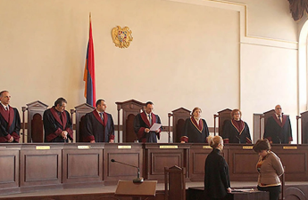 II Qareginin qardaşı və onun oğlunun həbs müddəti uzadılıb