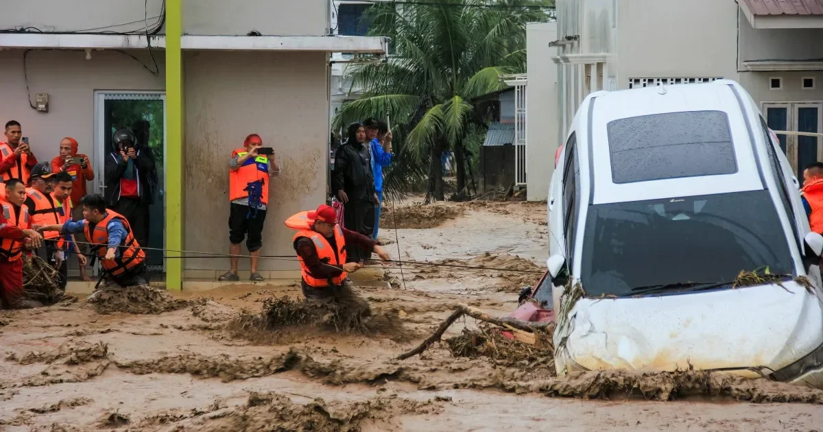 Daşqın 303 can aldı