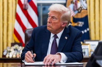 Tramp Venesuela üzərində hava məkanının tam bağlanacağını bildirdi