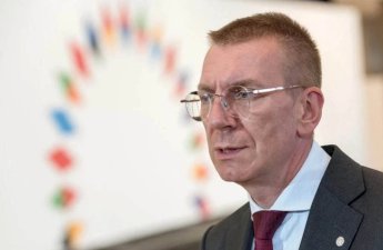 Latviyada prezident və baş nazirin şəkillərinin dərci qadağan edildi