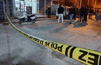 Матч плей-офф в Швеции растянулся на четыре часа из-за поджога газона болельщиками