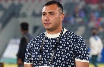 Azərbaycan millisinin baş məşqçisi: 