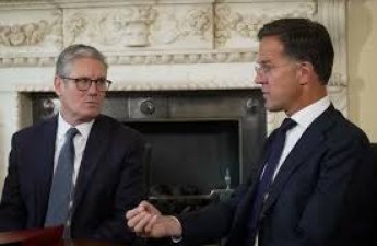 Стармер и Рютте отметили, что мирные переговоры по Украине набрали обороты